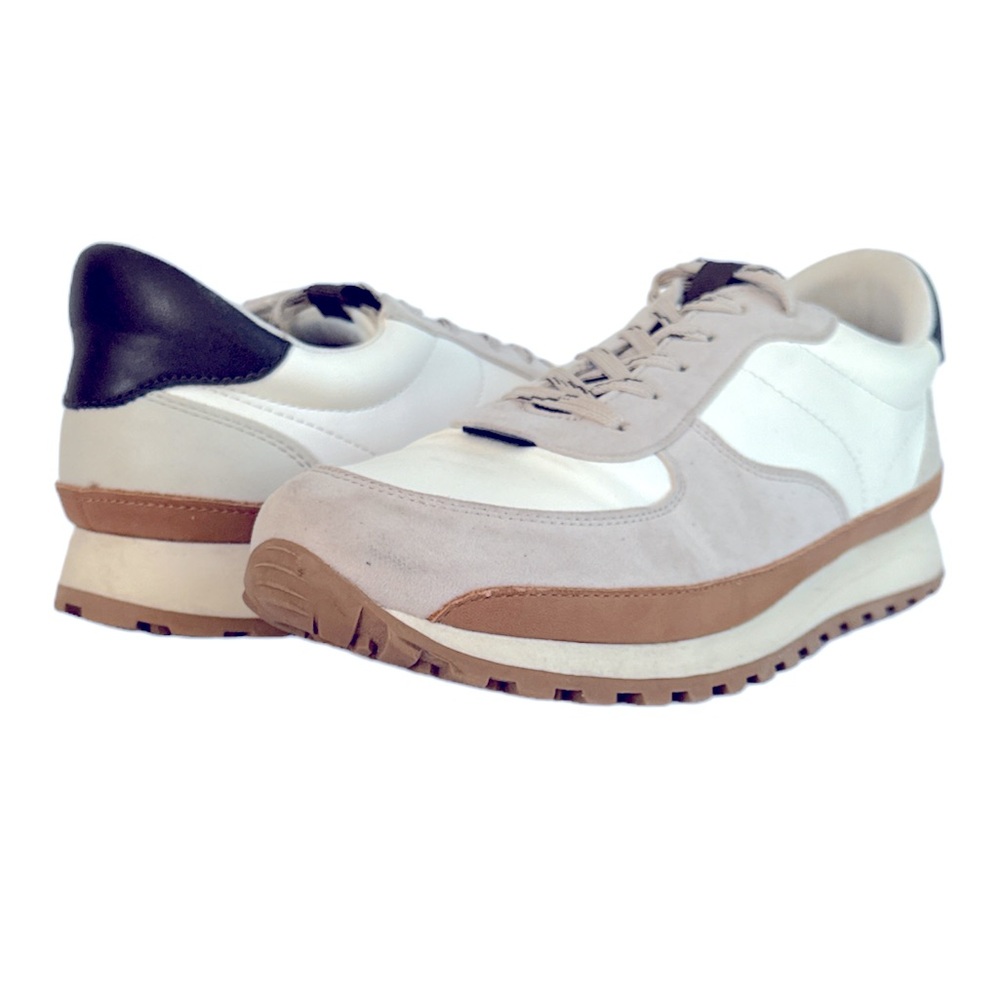 Universal Thread Maria Sneakers White Gray Suede Green Accents